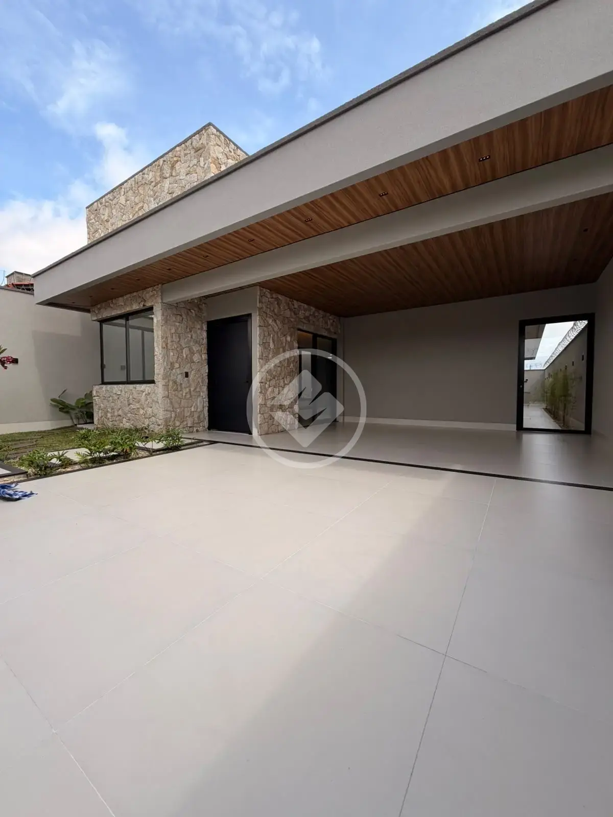 Imagem 1 - Casa em PARQUE ANHANGUERA, Goiânia - GO