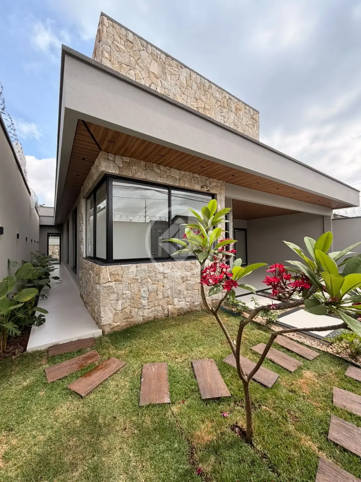 Image 2 - Casa em PARQUE ANHANGUERA, Goiânia - GO
