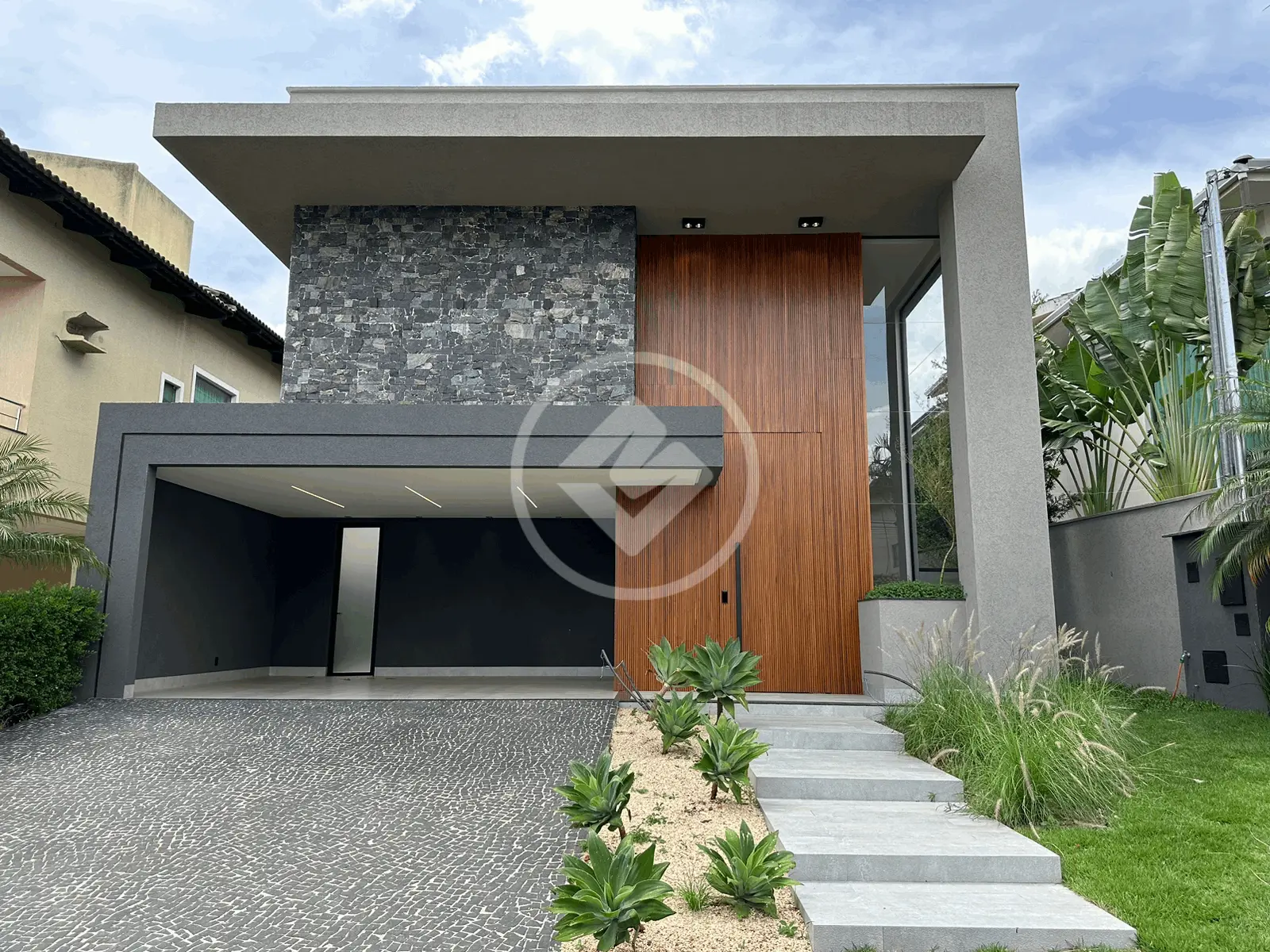 Casa Condomínio Jardins Madri, Goiânia - GO — foto 1