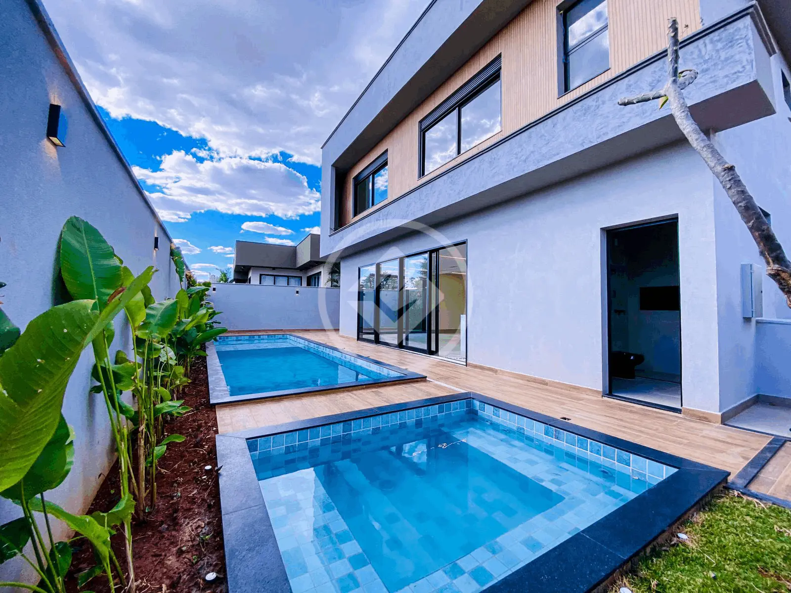 Sobrado Em Condomínio Residencial Goiânia Golfe Clube, Goiânia - GO — foto 1