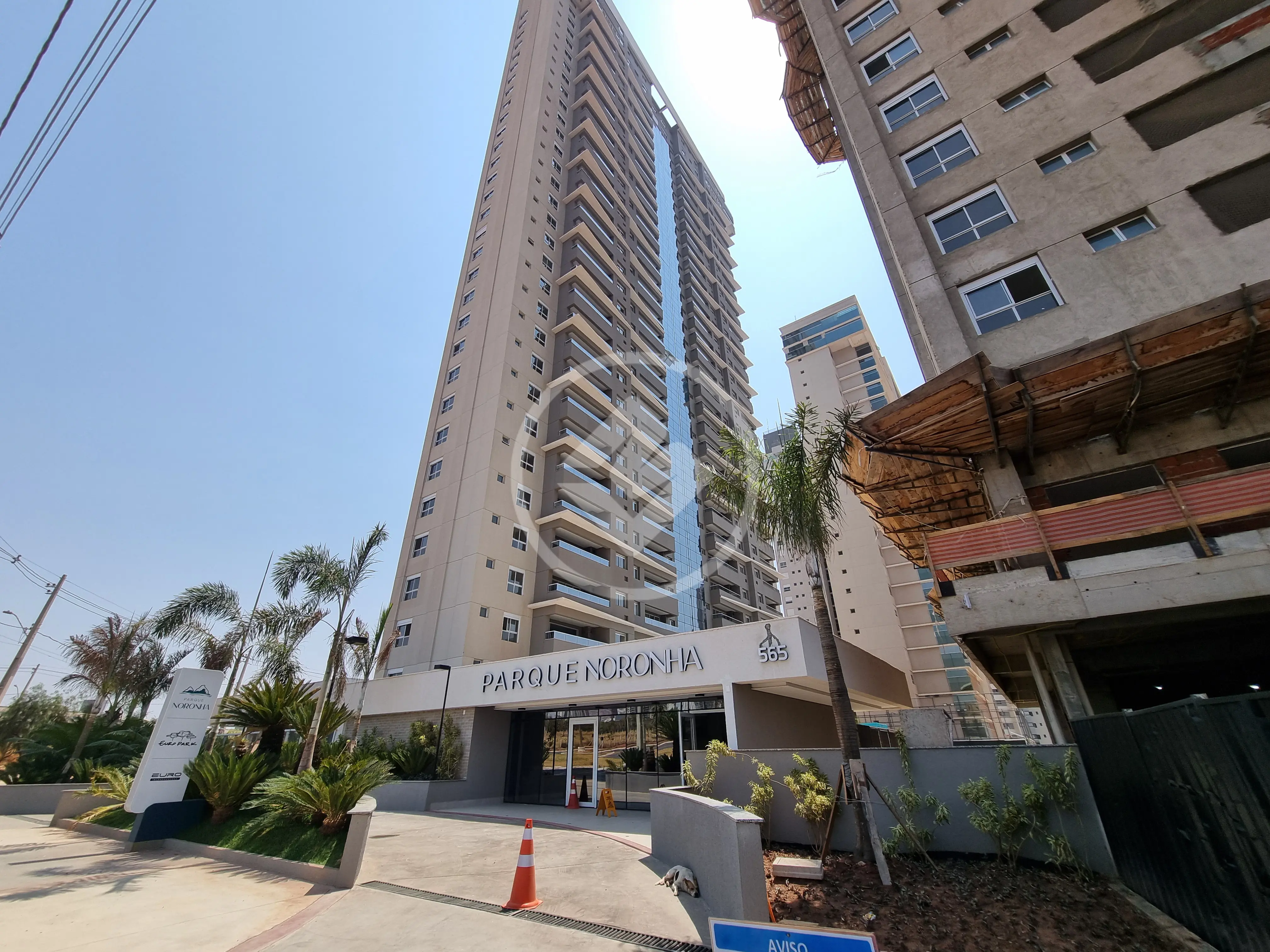 Imagem 2 - Apartamento em PARK LOZANDES, Goiânia - GO