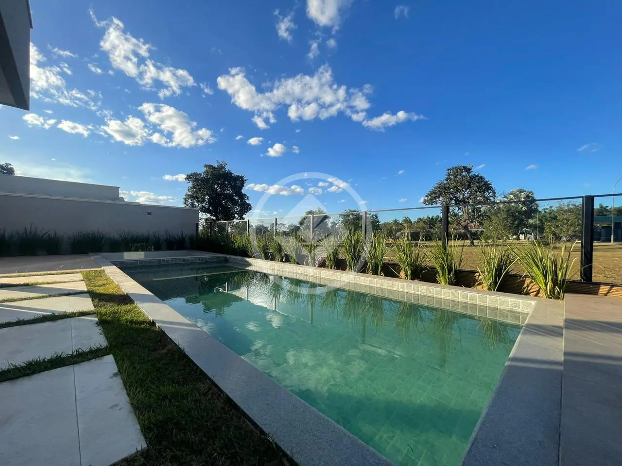 Sobrado Em Condomínio Residencial Goiânia Golfe Clube, Goiânia - GO — foto 2