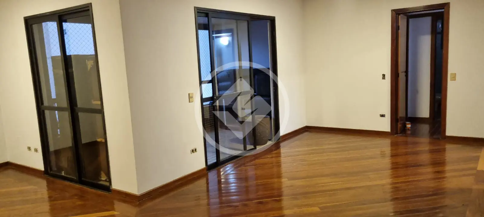Apartamento Setor Bueno, Goiânia - GO — foto 1