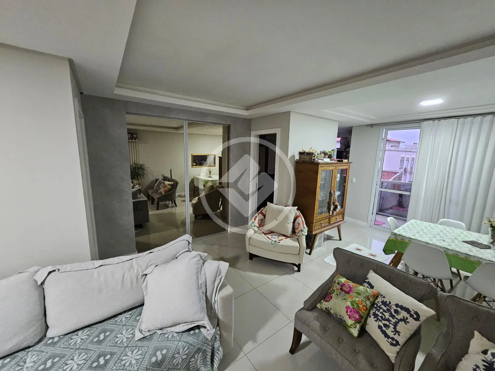 Imagem 2 - Apartamento em CANASVIEIRAS, Florianópolis - SC