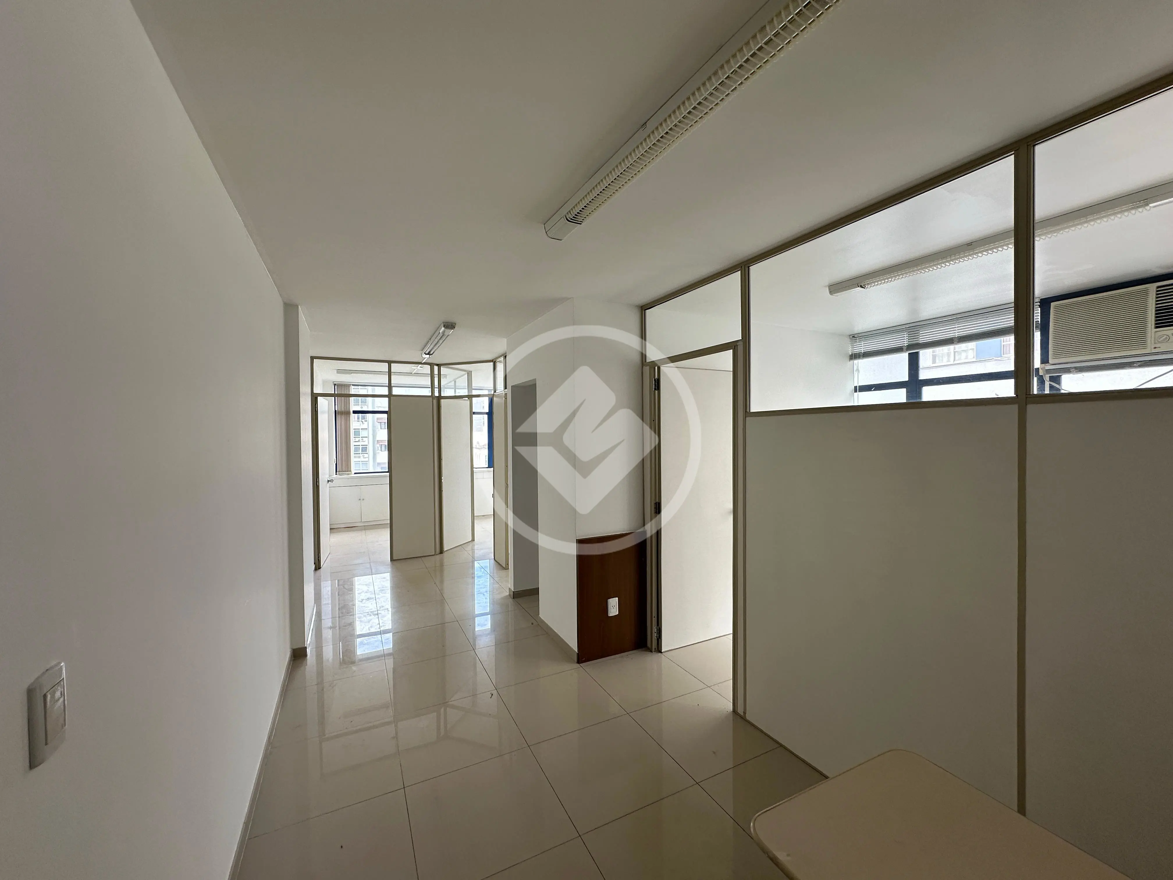 Imagem 1 - Sala Comercial em Centro, Florianópolis - SC