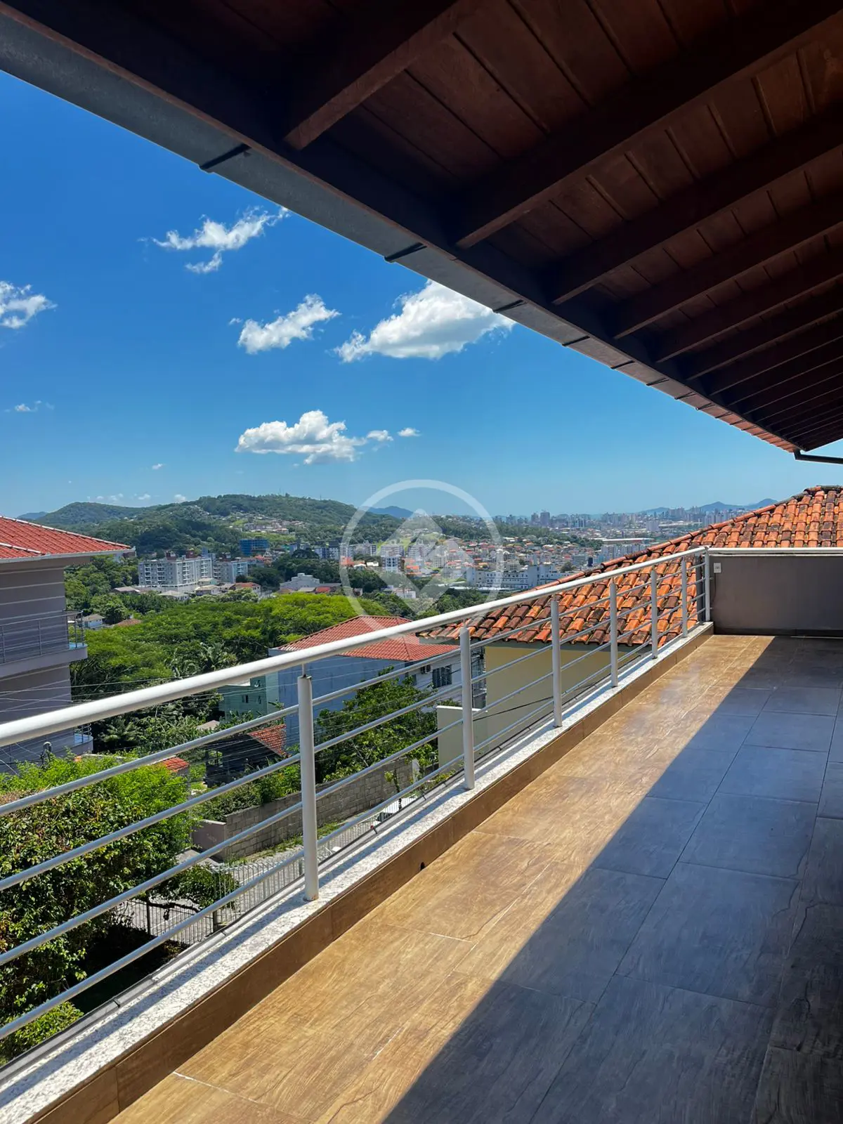 Imagem 1 - Sobrado em Centro, São José - SC