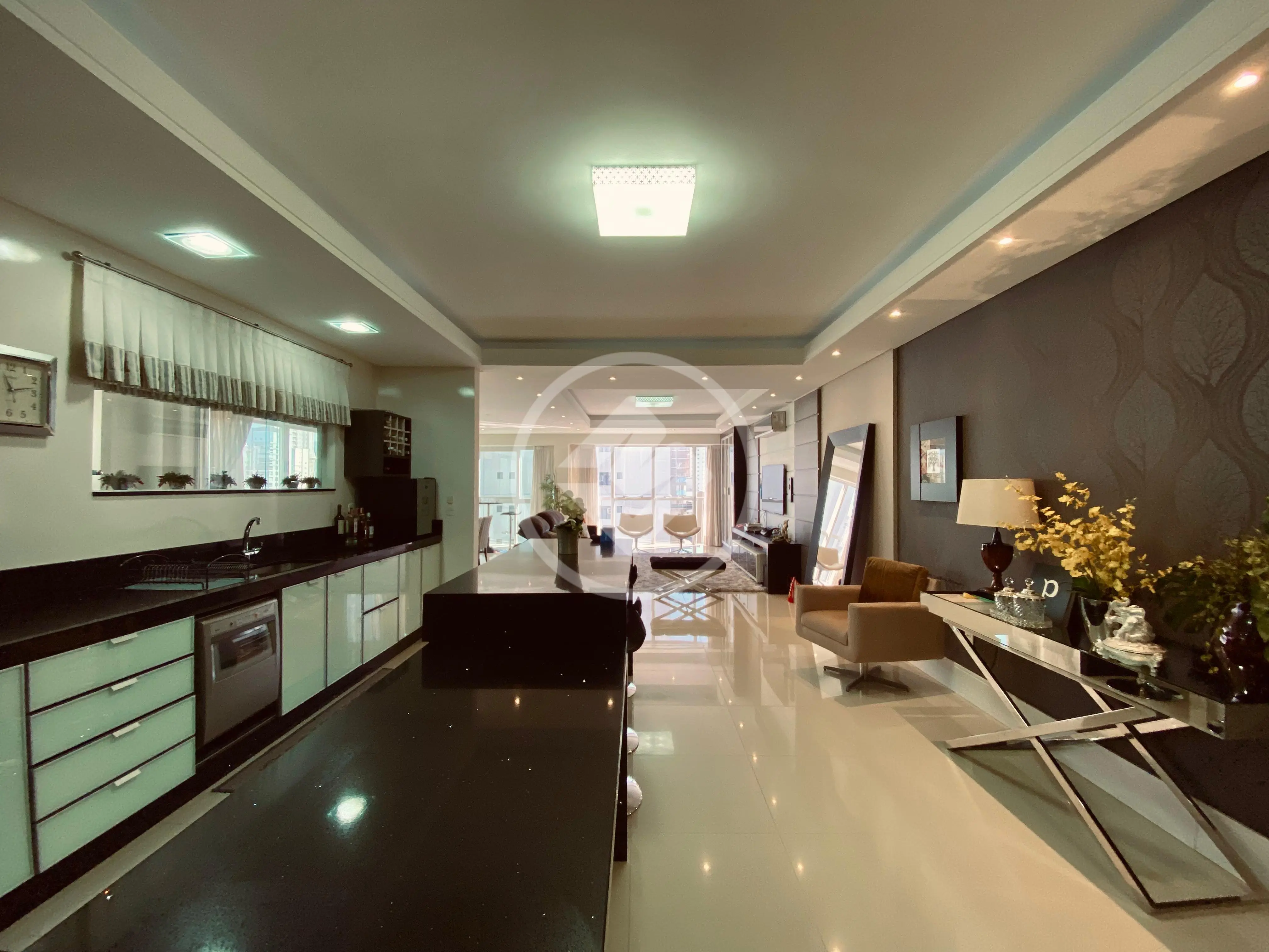 Imagem 2 - Apartamento em Meia Praia, Itapema - SC