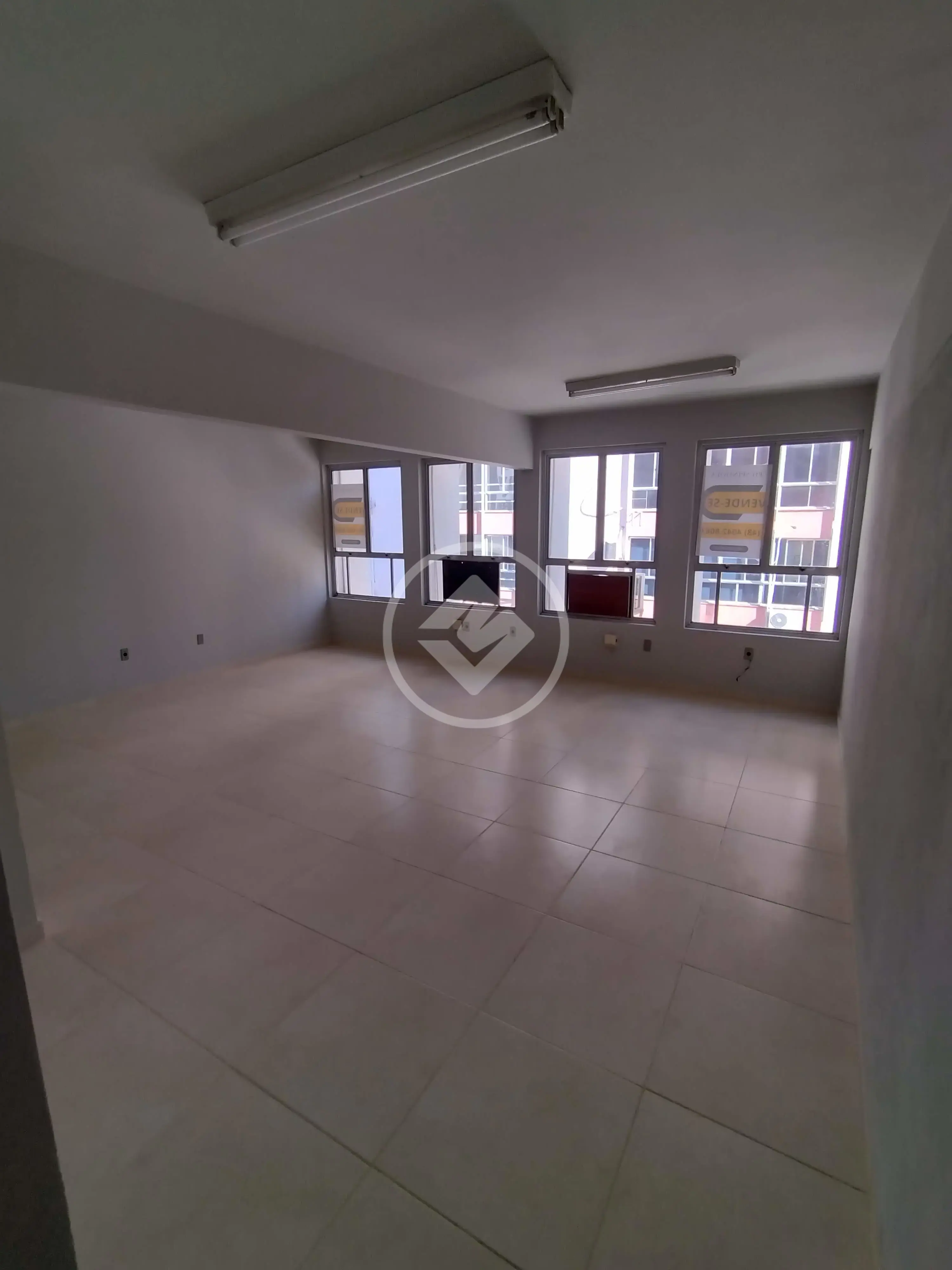 Imagem 1 - Sala Comercial em Centro, Florianópolis - SC
