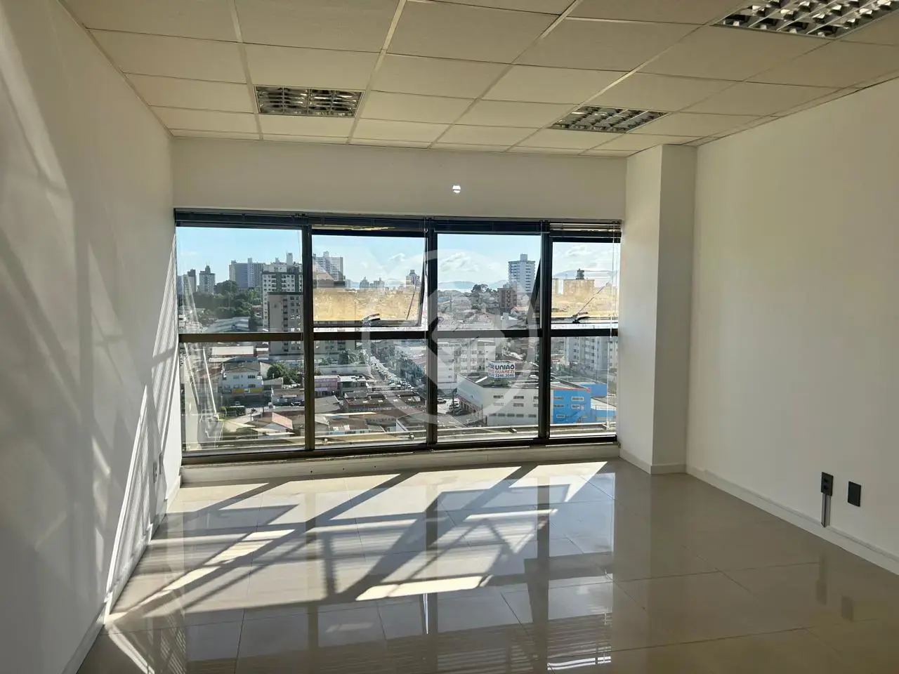 Imagem 3 - Sala Comercial em Campinas, São José - SC