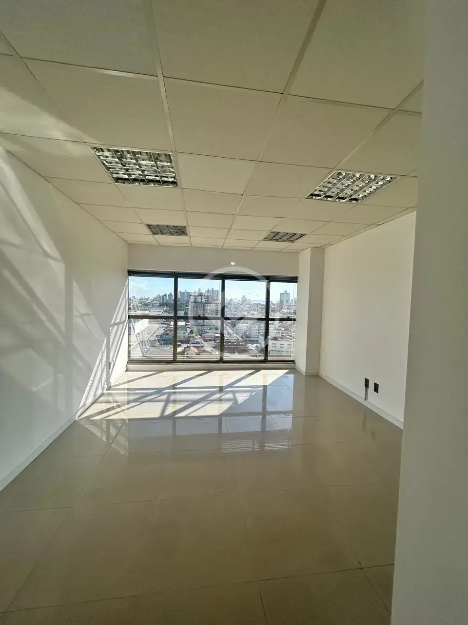 Imagem 2 - Sala Comercial em Campinas, São José - SC