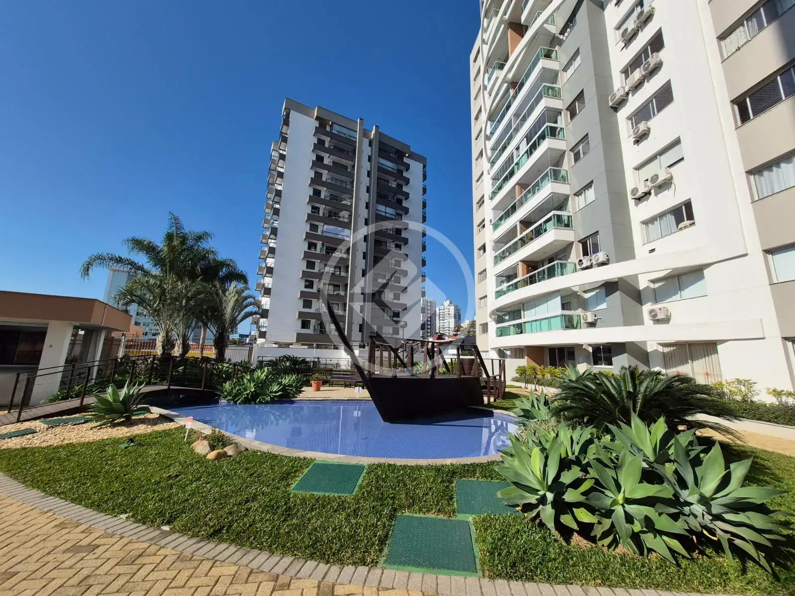Imagem 1 - Apartamento Duplex em Barreiros, São José - SC