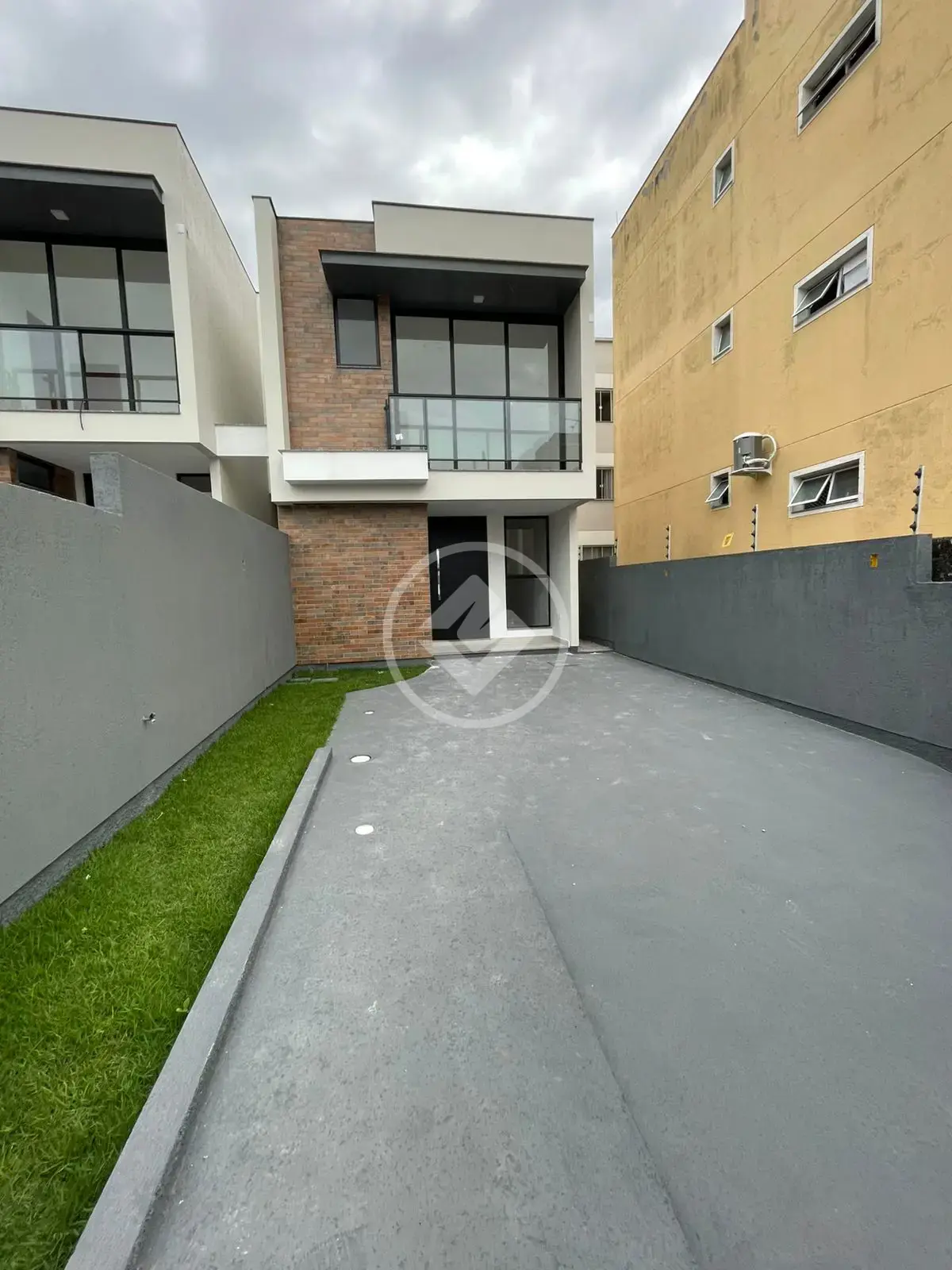 Image 2 - Sobrado em Serraria, São José - SC