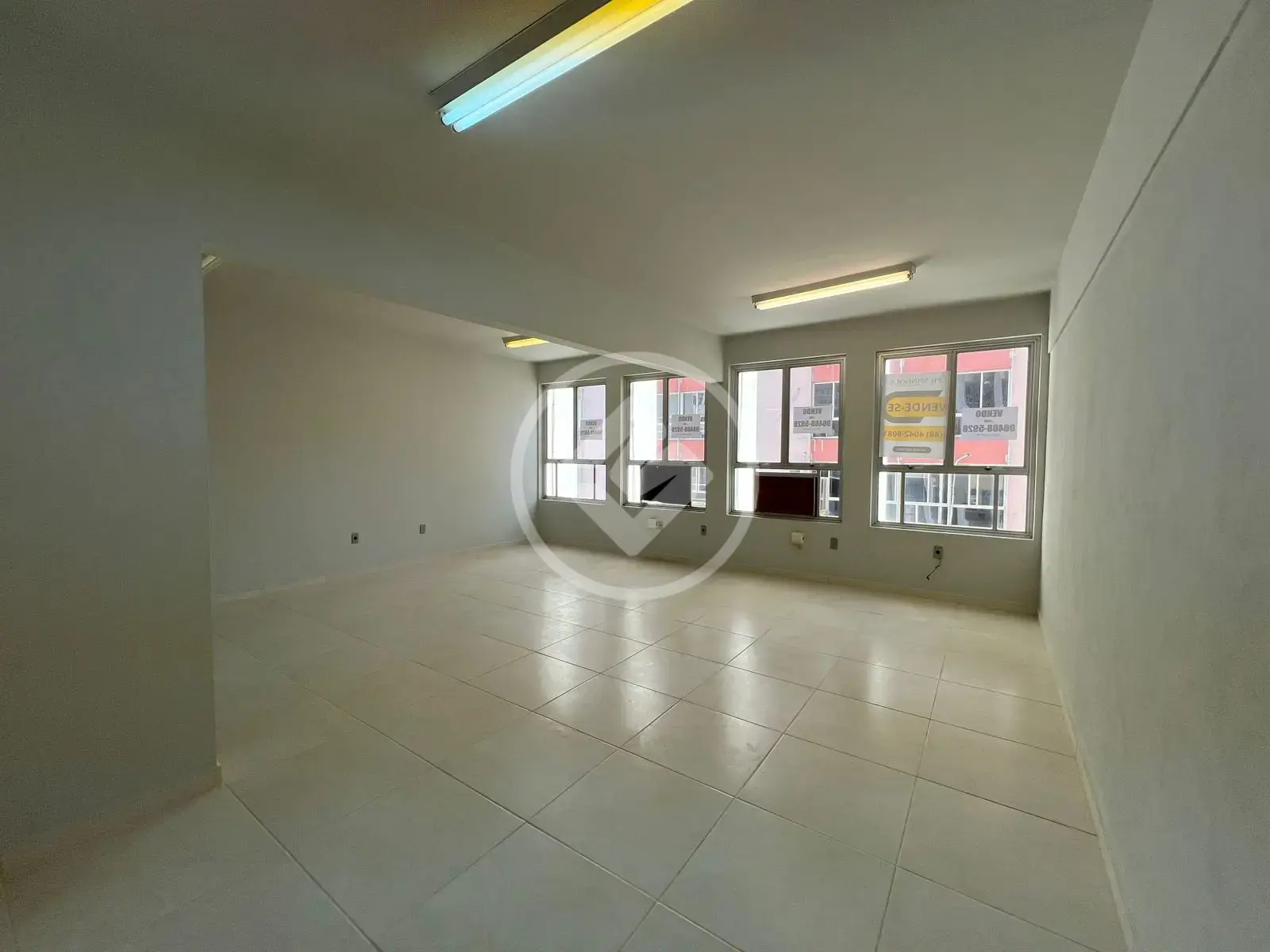 Imagem 1 - Sala Comercial em Centro, Florianópolis - SC