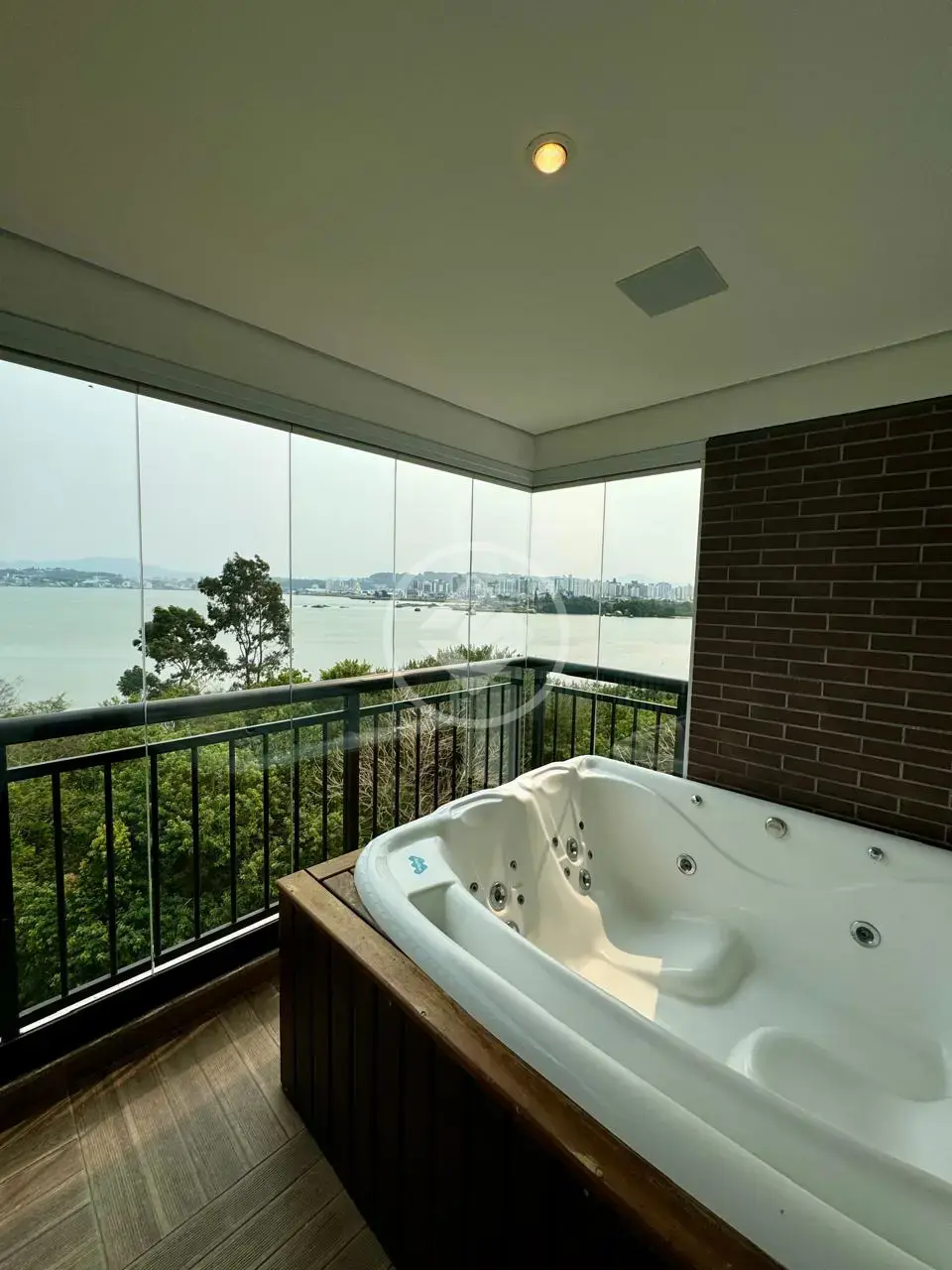 Imagem 1 - Apartamento em Abraão, Florianópolis - SC