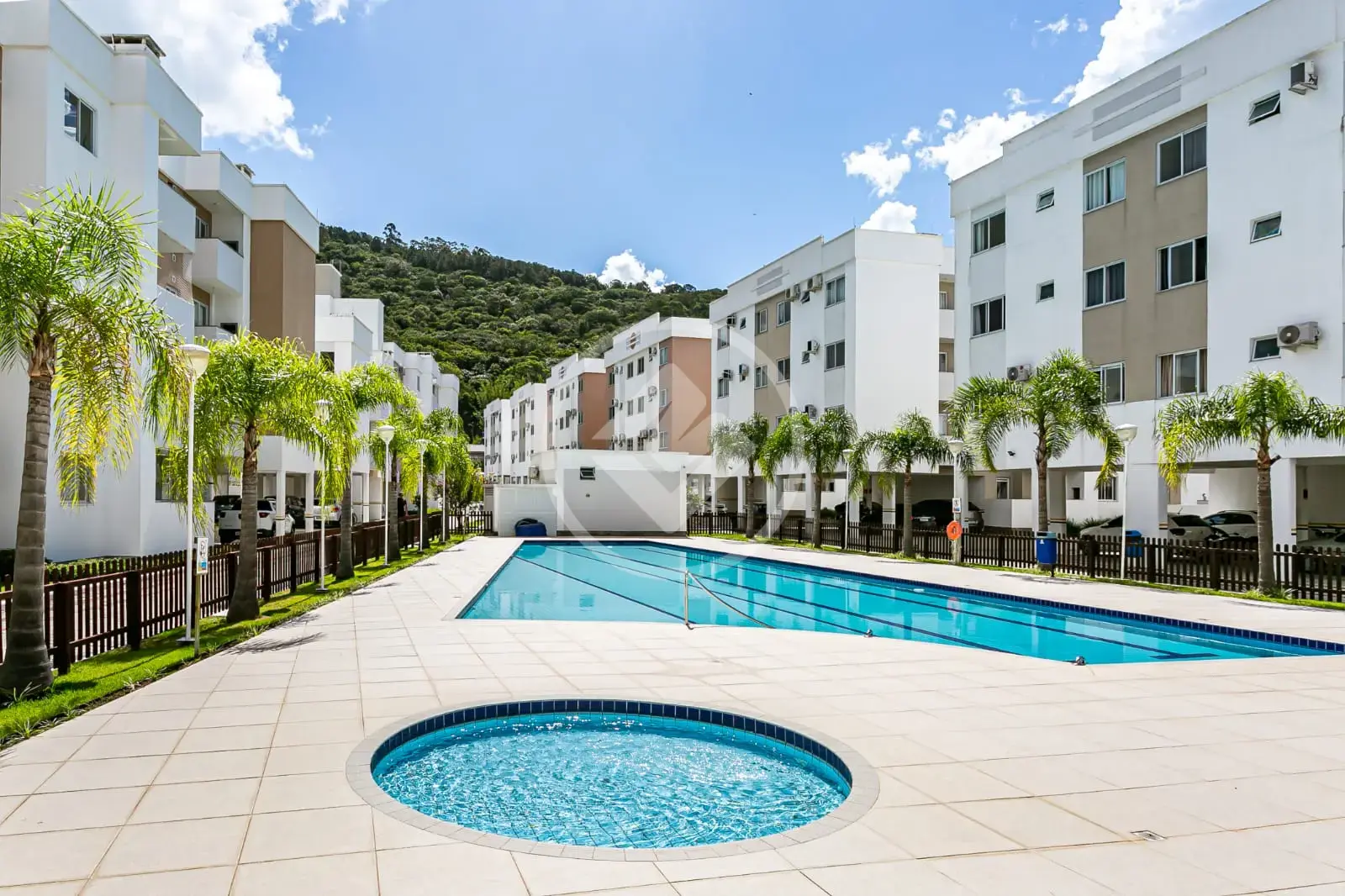 Imagem 1 - Apartamento em CANASVIEIRAS, Florianópolis - SC