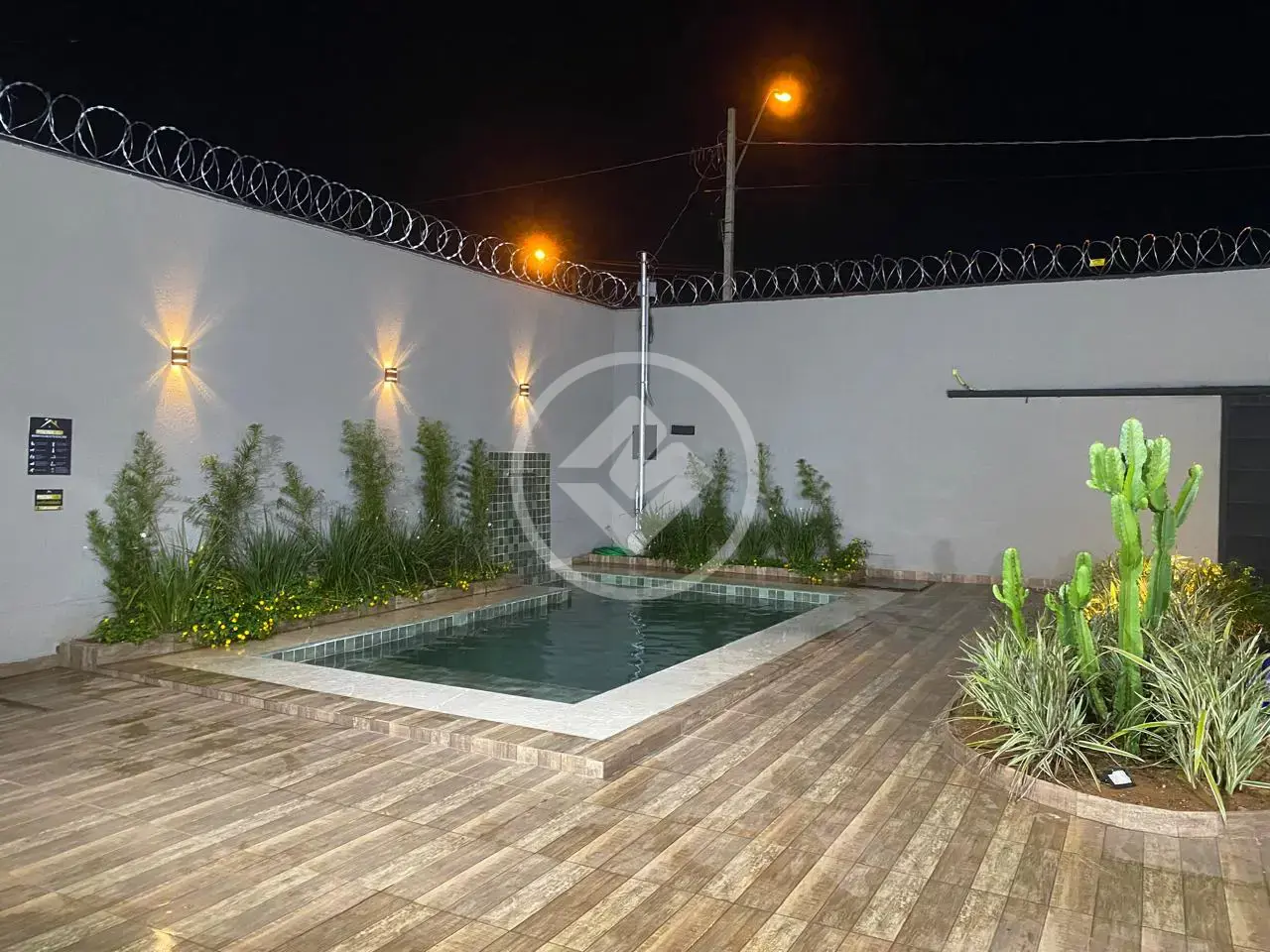 Imagem 1 - Casa Comercial em Conjunto Vera Cruz, Goiânia - GO