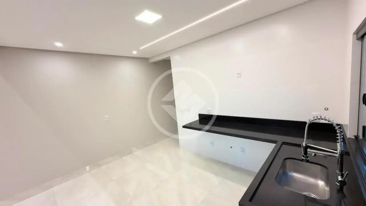 Imagem 3 - Casa em Setor Garavelo, Goiânia - GO