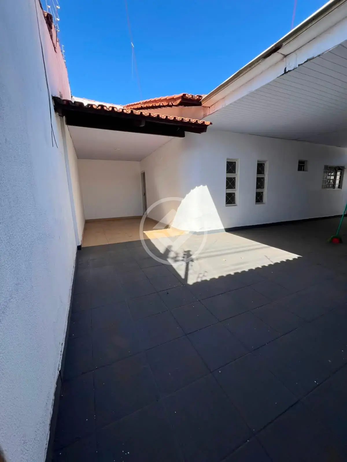Image 2 - Casa em Jardim Presidente, Goiânia - GO