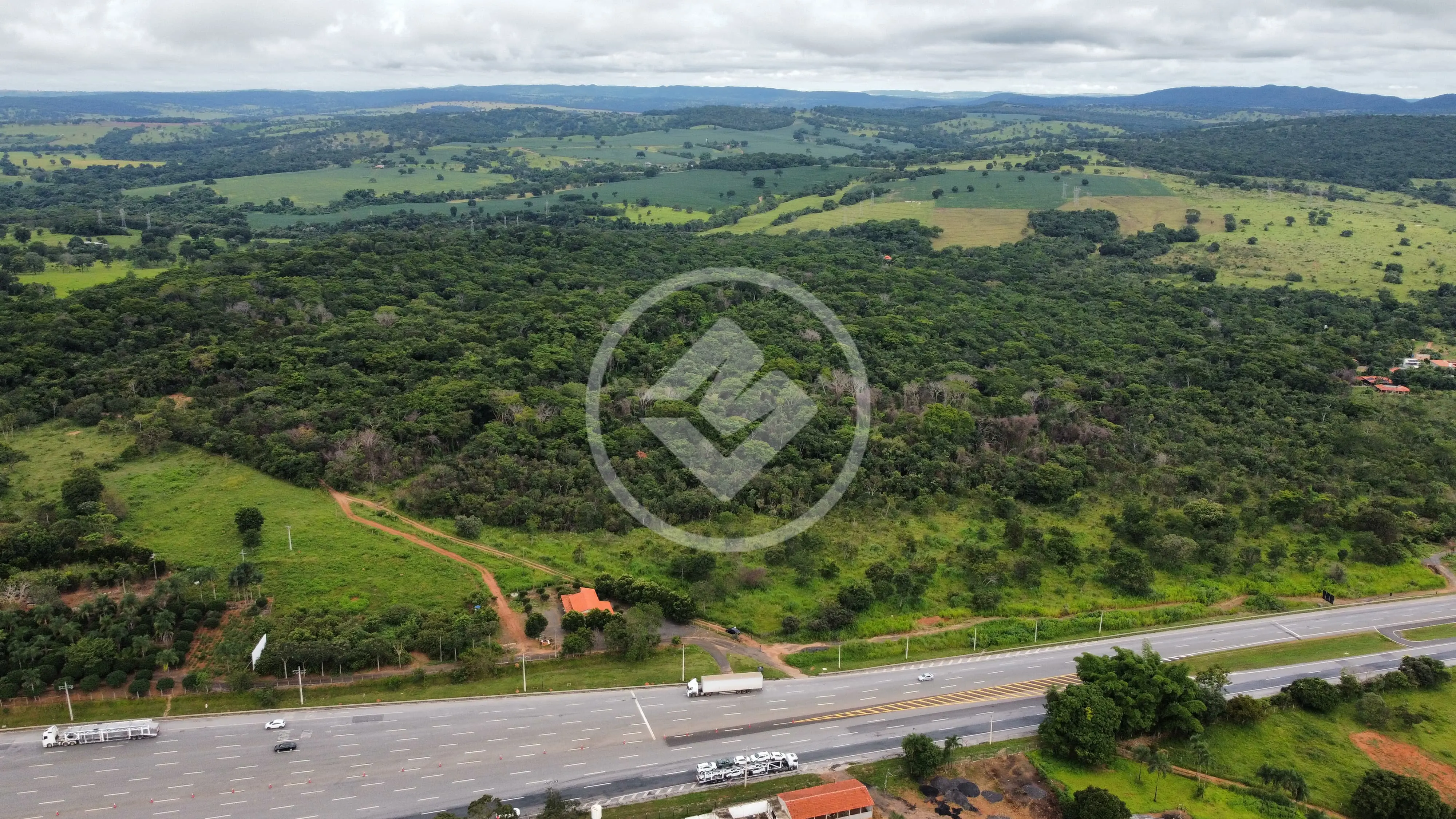 Fazenda Zona Rural, Professor Jamil - GO — foto 2