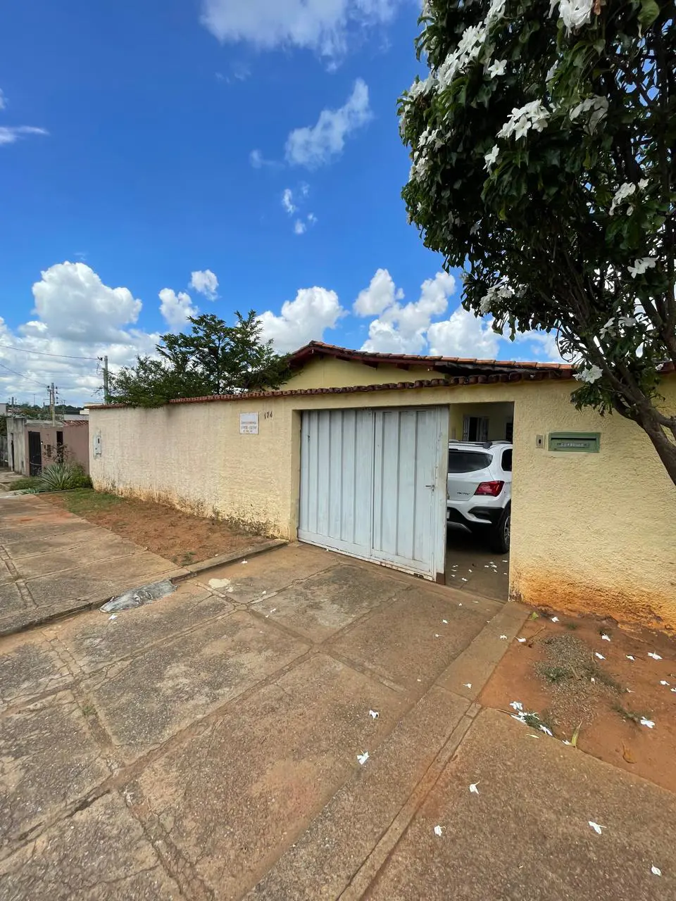 Casa Setor Centro, Hidrolândia - GO — foto 1