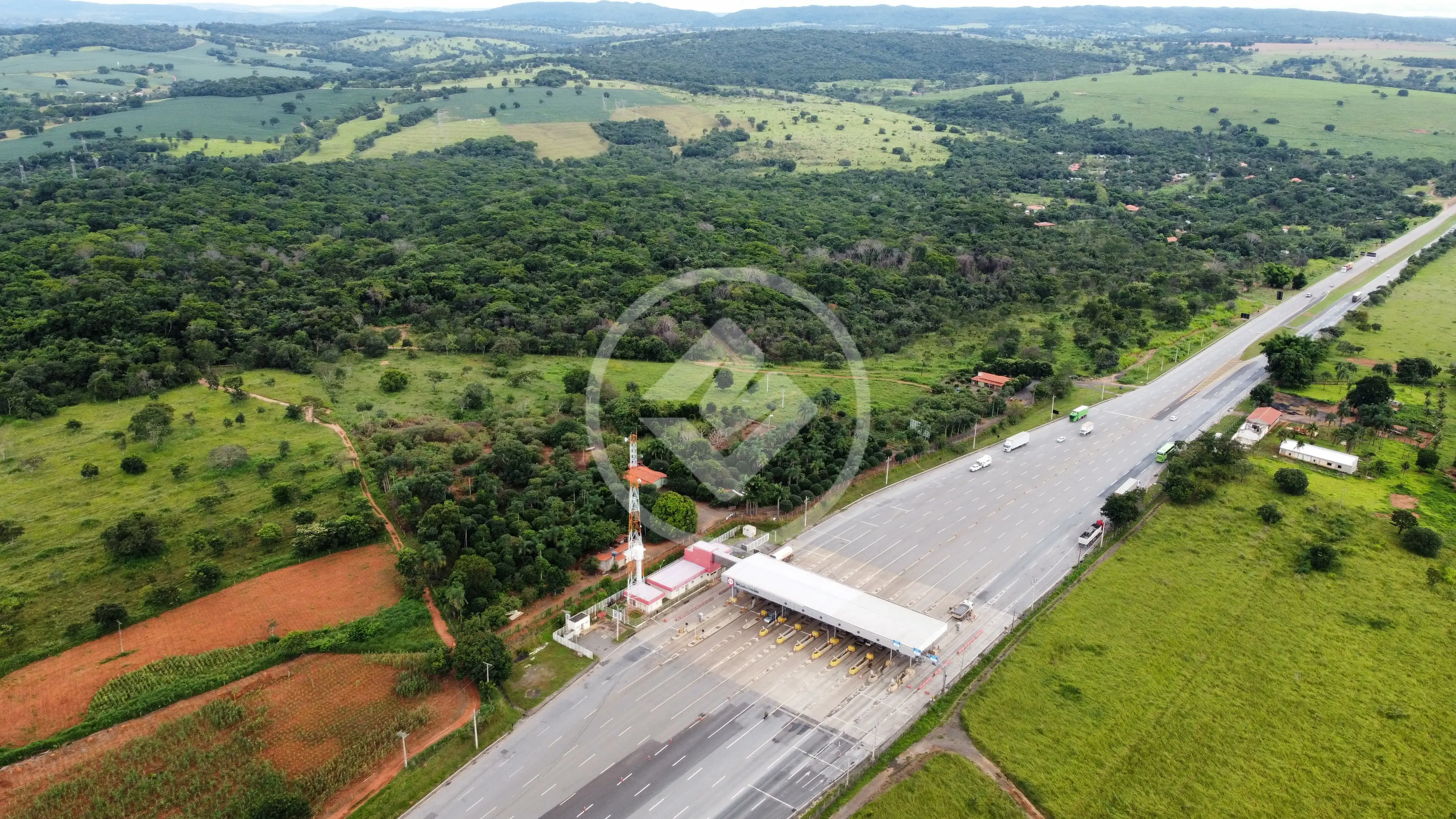 Imagem 5 - Fazenda em Zona Rural, Professor Jamil - GO