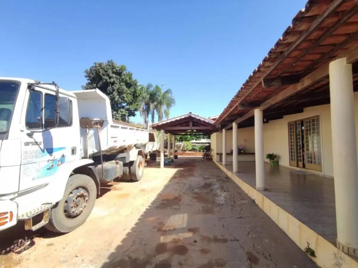 Imagem 4 - Casa em bairro Nazaré, Hidrolândia - GO