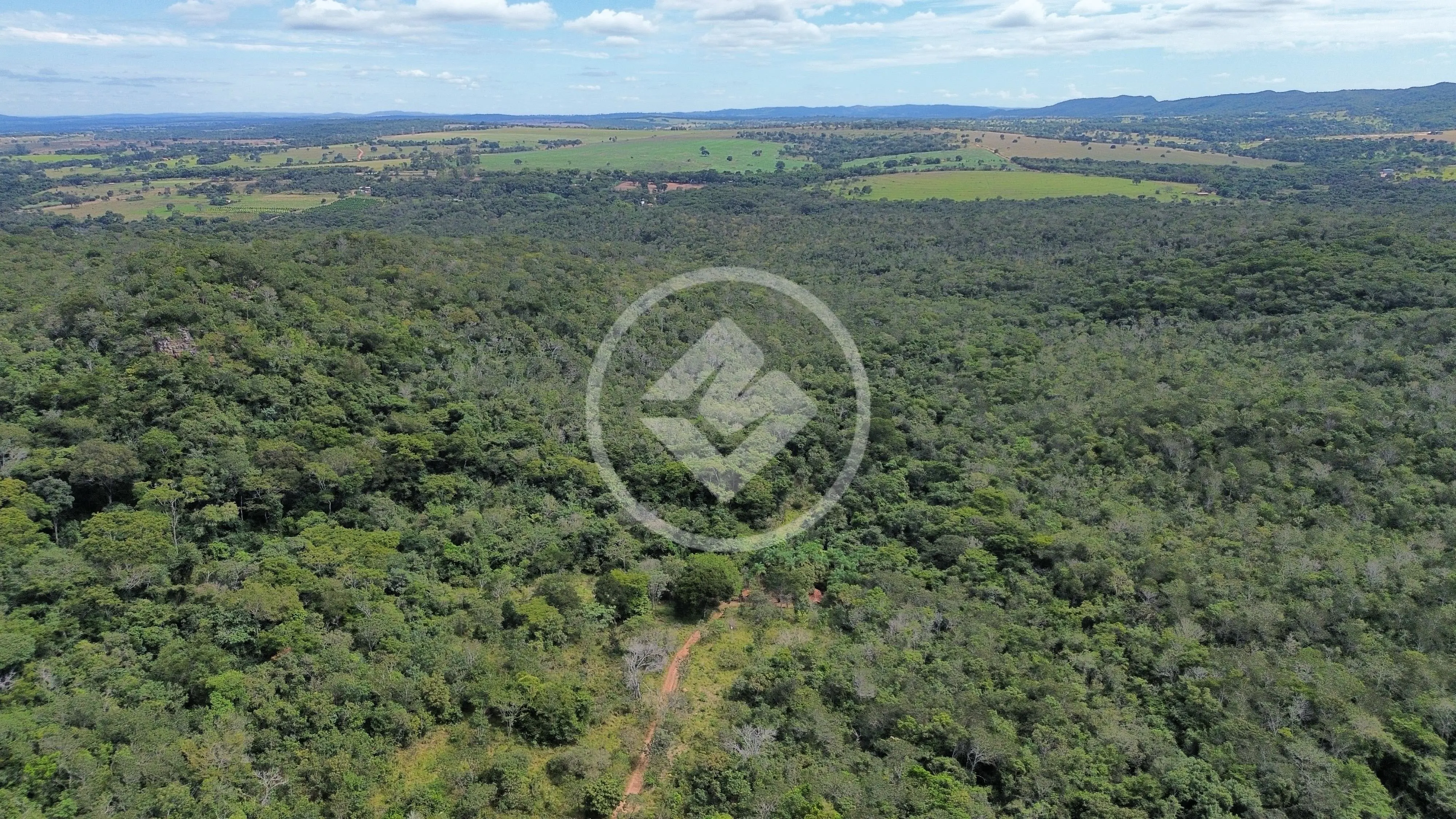 Fazenda Zona Rural Hidrolandia, Hidrolândia - GO — foto 1