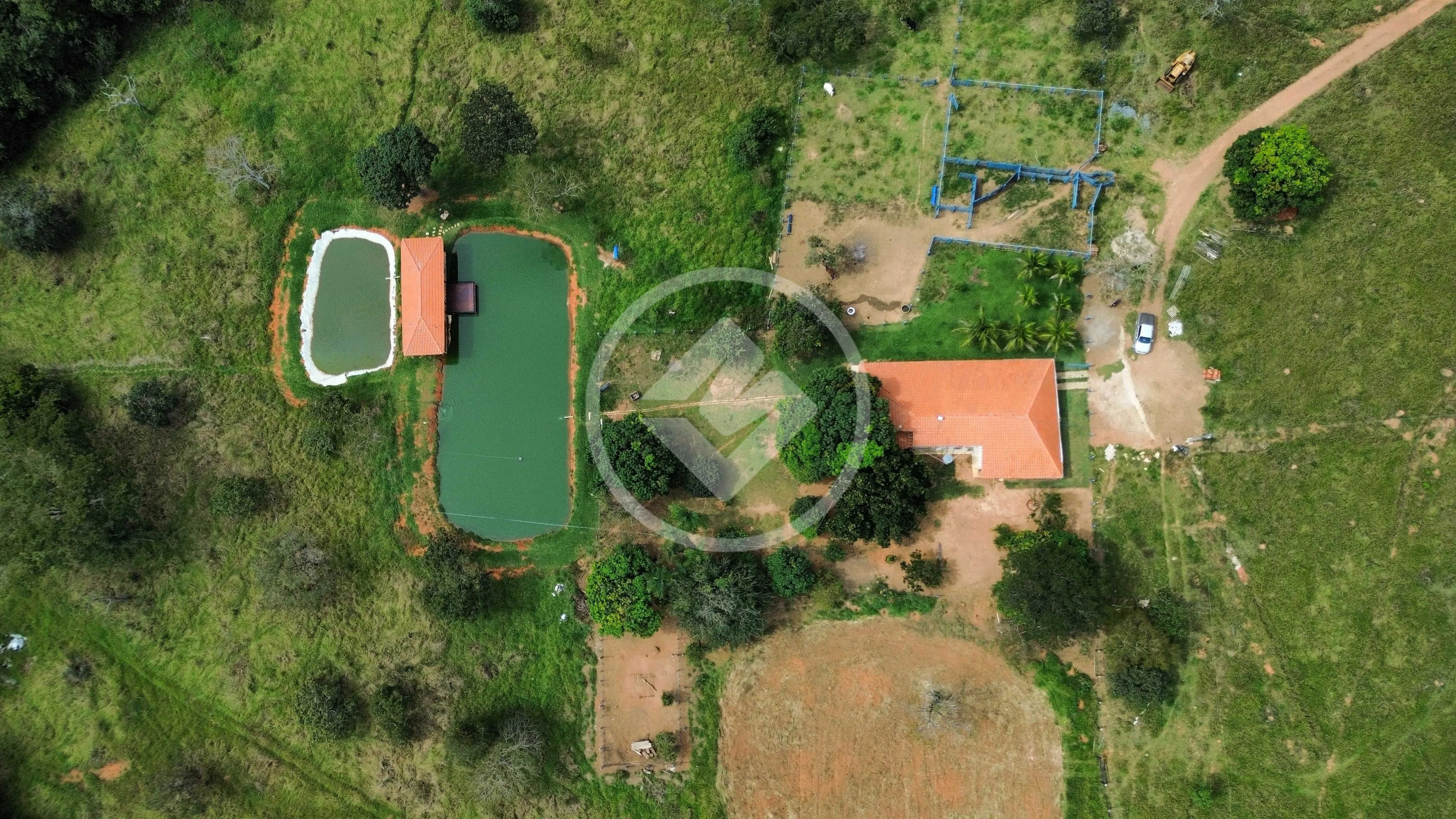 Imagem 2 - Fazenda em Zona Rural Hidrolandia, Hidrolândia - GO