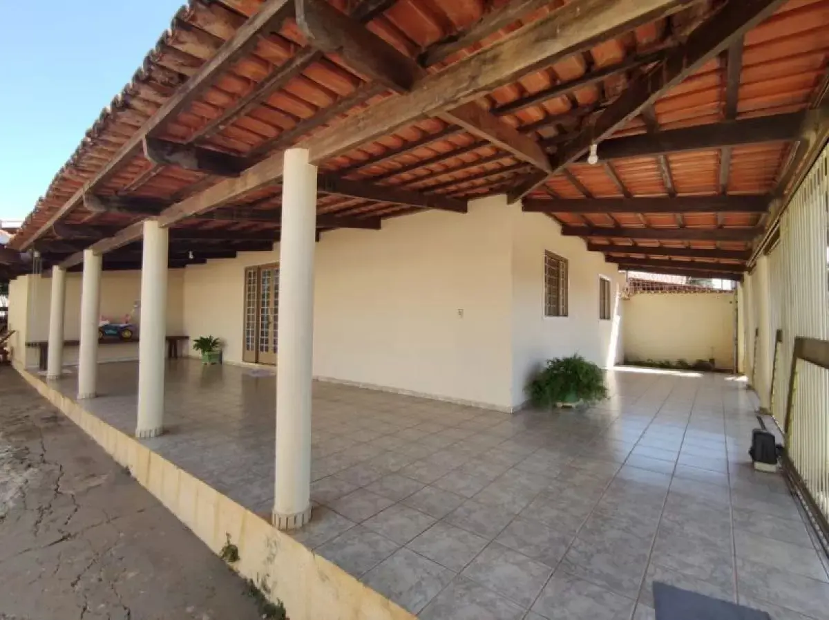 Imagem 1 - Casa em bairro Nazaré, Hidrolândia - GO