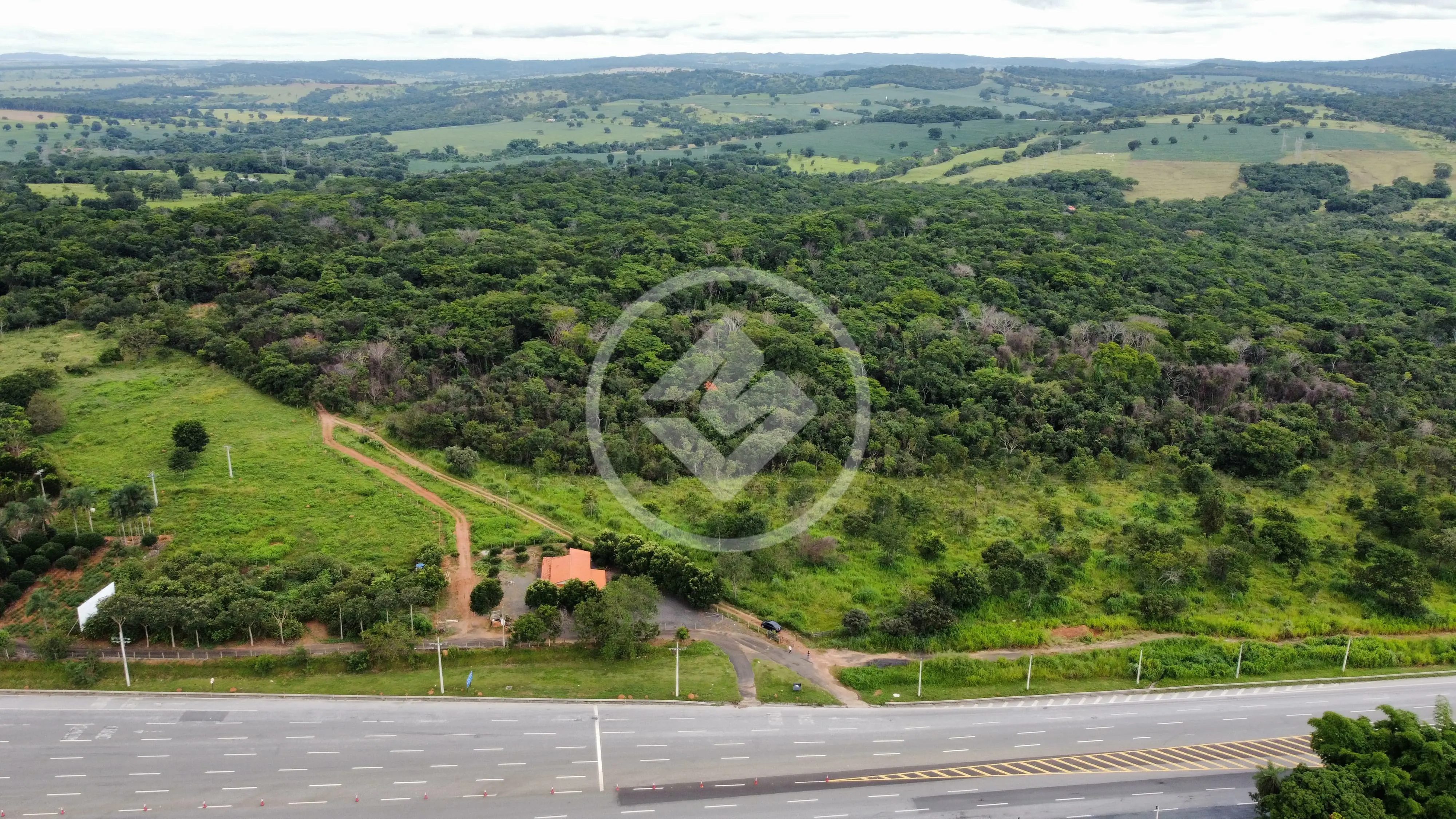 Imagem 4 - Fazenda em Zona Rural, Professor Jamil - GO