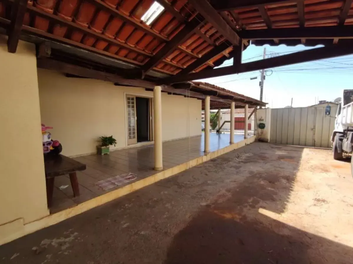Imagem 3 - Casa em bairro Nazaré, Hidrolândia - GO