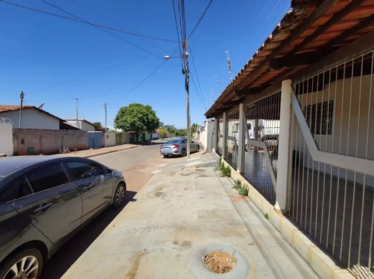 Imagem 2 - Casa em bairro Nazaré, Hidrolândia - GO