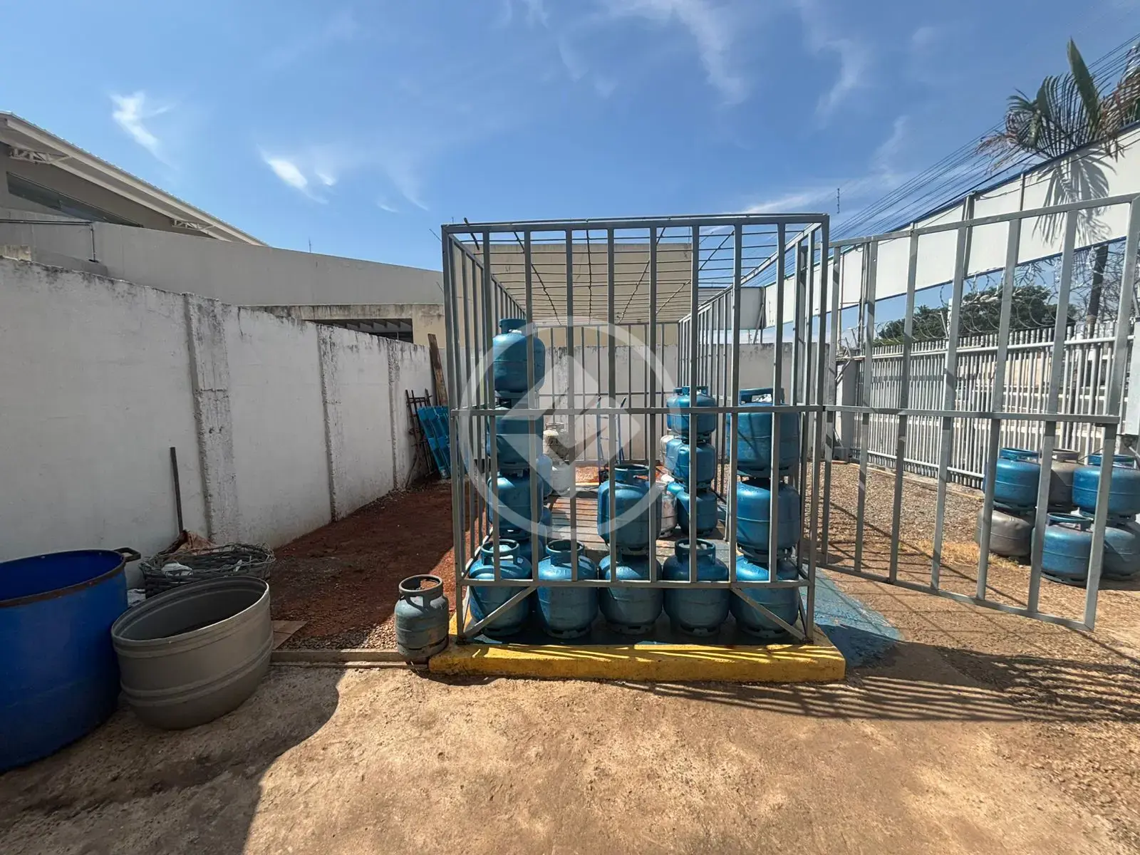Imagem 4 - Casa Comercial em bairro Nazaré, Hidrolândia - GO