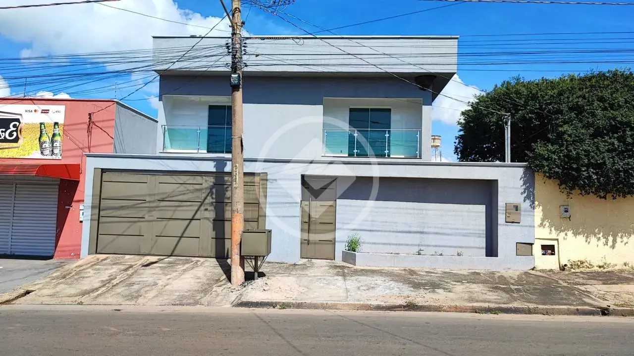 Image 2 - Casa em bairro Nazaré, Hidrolândia - GO