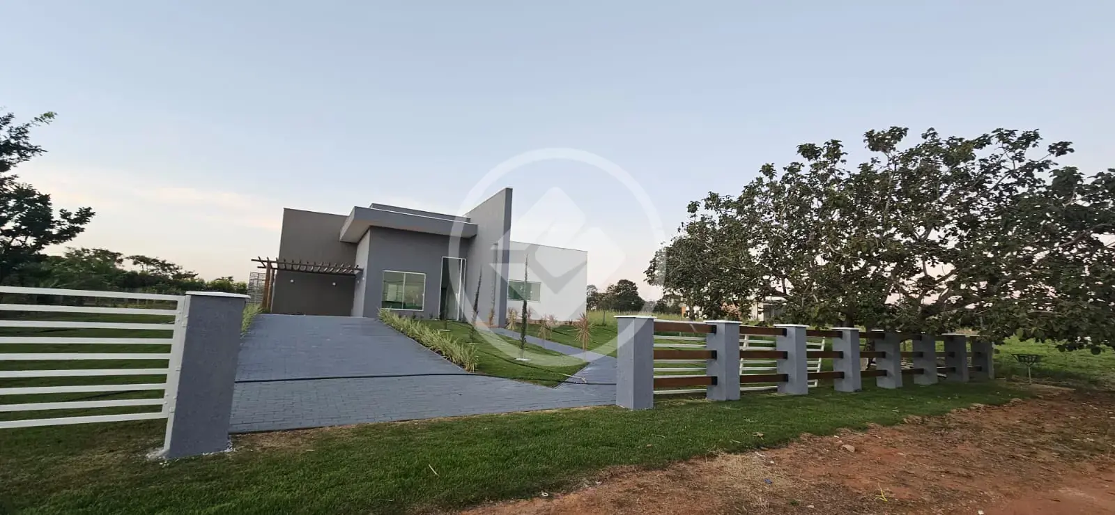 Imagem 1 - Casa Condomínio em Condomínio Águas da Serra, Hidrolândia - GO