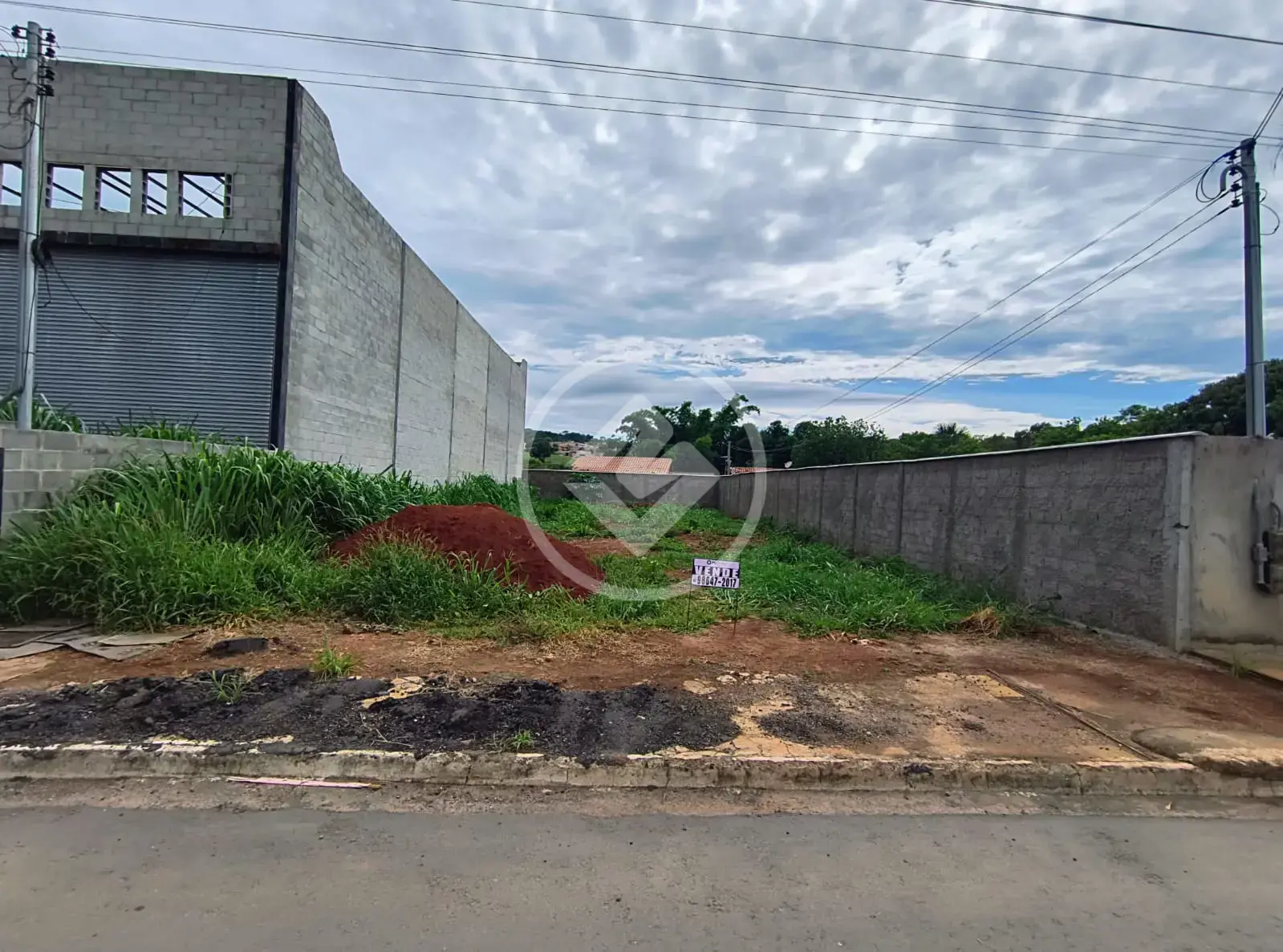 Imagem 1 - Terreno em Setor Vila Grimpas- Centro, Hidrolândia - GO