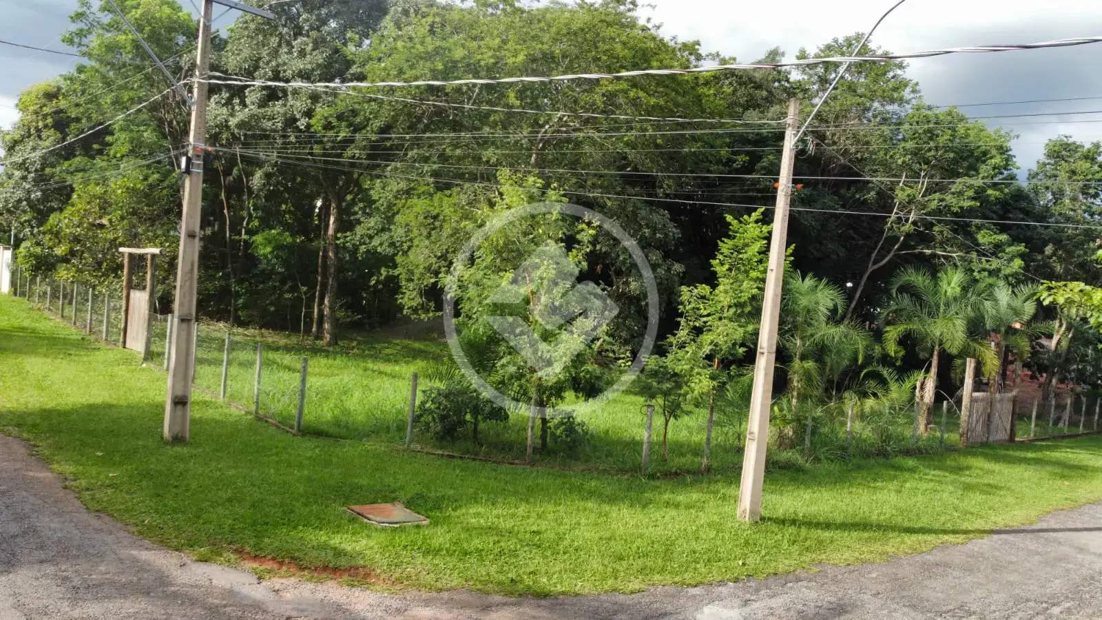 Imagem 1 - Terreno Condomínio em Condomínio Country Ville, Hidrolândia - GO