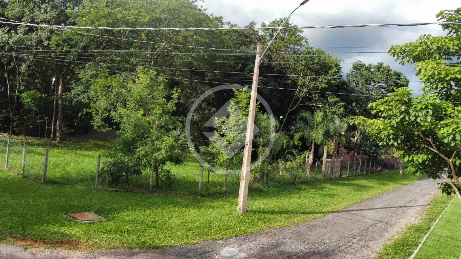 Imagem 1 - Terreno Condomínio em Condomínio Country Ville, Hidrolândia - GO