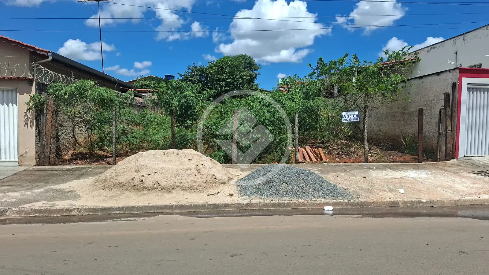 Imagem 1 - Terreno em bairro Nazaré, Hidrolândia - GO