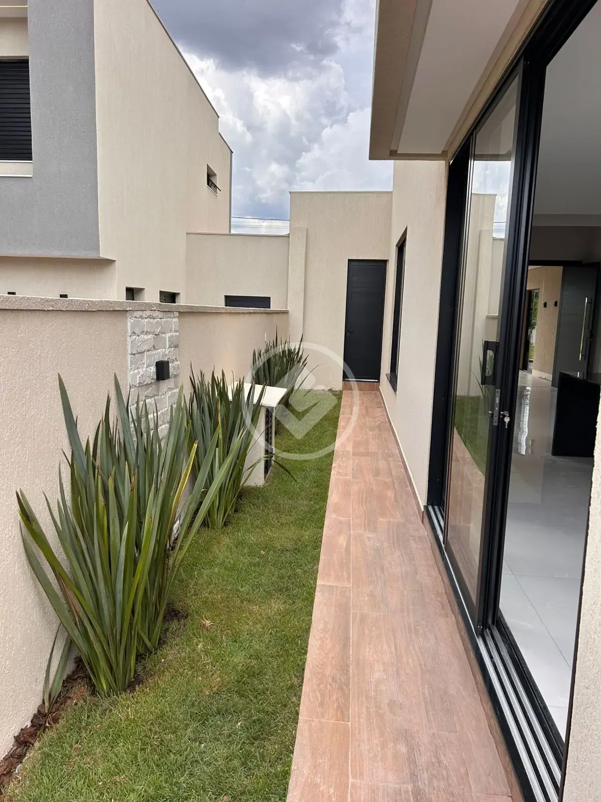 Image 2 - Casa em Residencial Parqville Jacarandá, Aparecida de Goiânia - GO