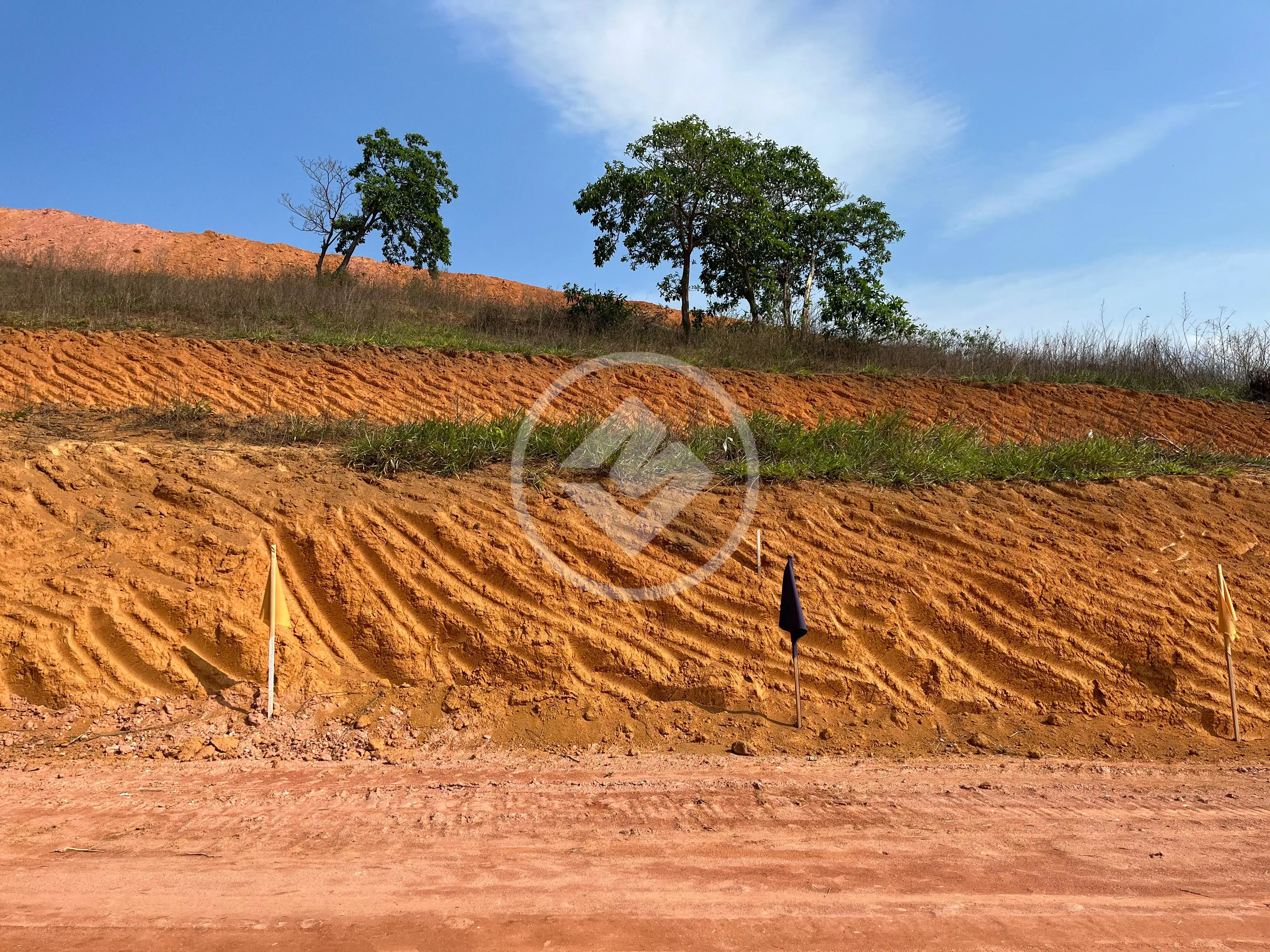 Imagem 1 - Terreno em Oliveira, Santana do Paraíso - MG