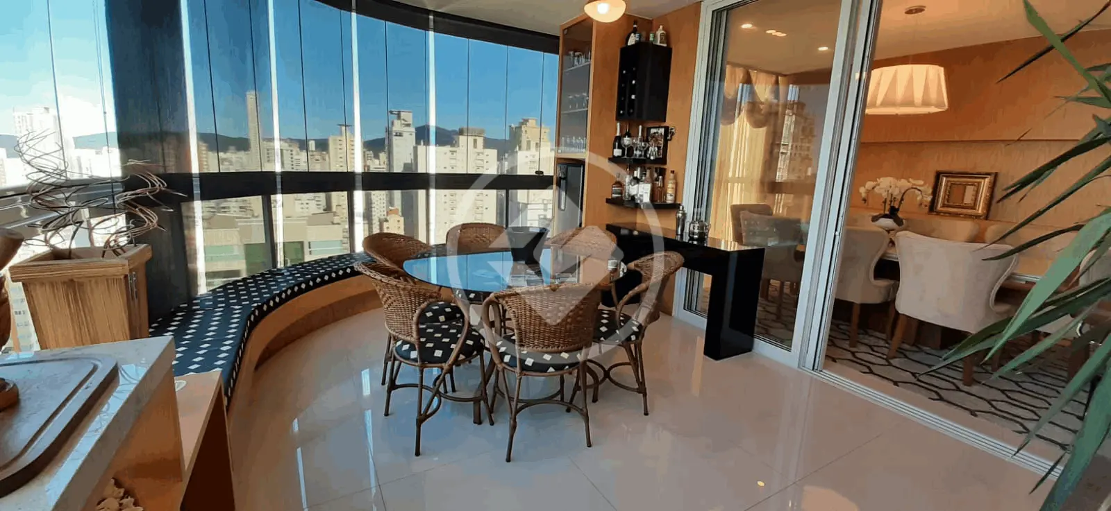 Imagem 1 - Apartamento em Meia Praia, Itapema - SC