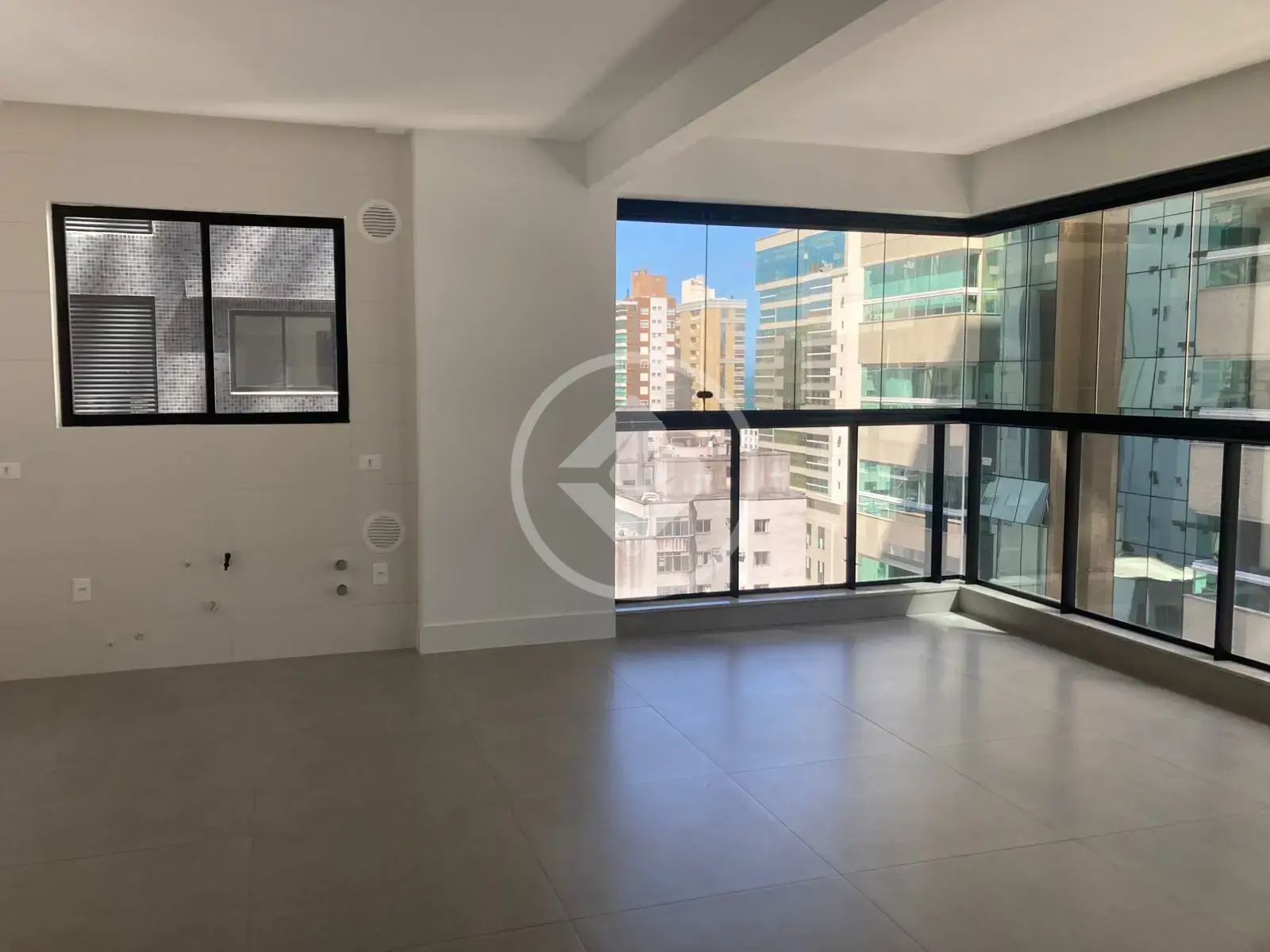 Imagem 2 - Apartamento em Meia Praia, Itapema - SC