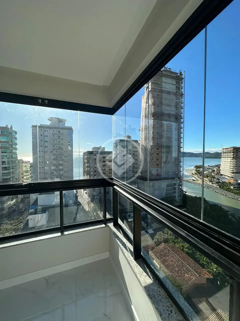 Imagem 1 - Apartamento em Meia Praia, Itapema - SC