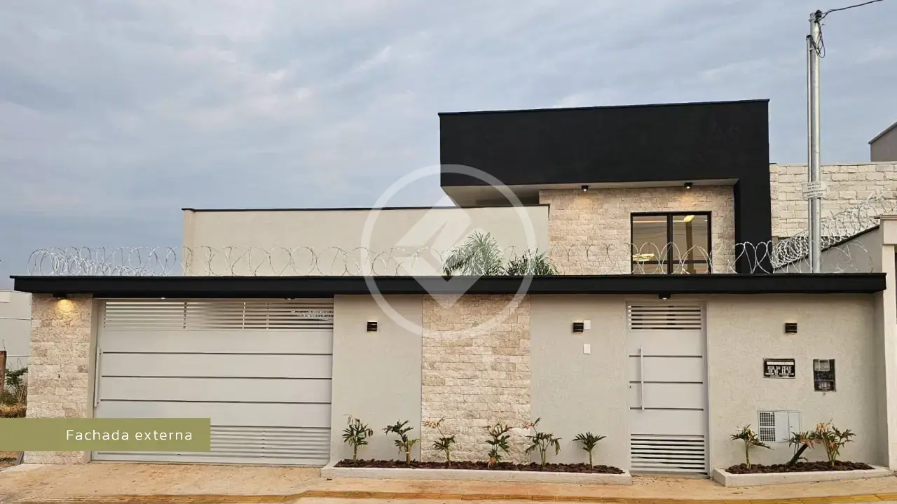 Imagem 1 - Casa em Parque das Paineiras (1,2,3 e 4 Etapa), Goiânia - GO