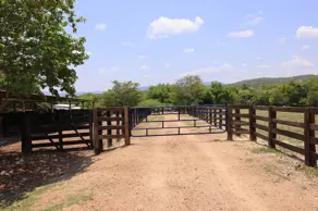 Fazenda Jardim Por do Sol, Goianésia - GO — foto 1