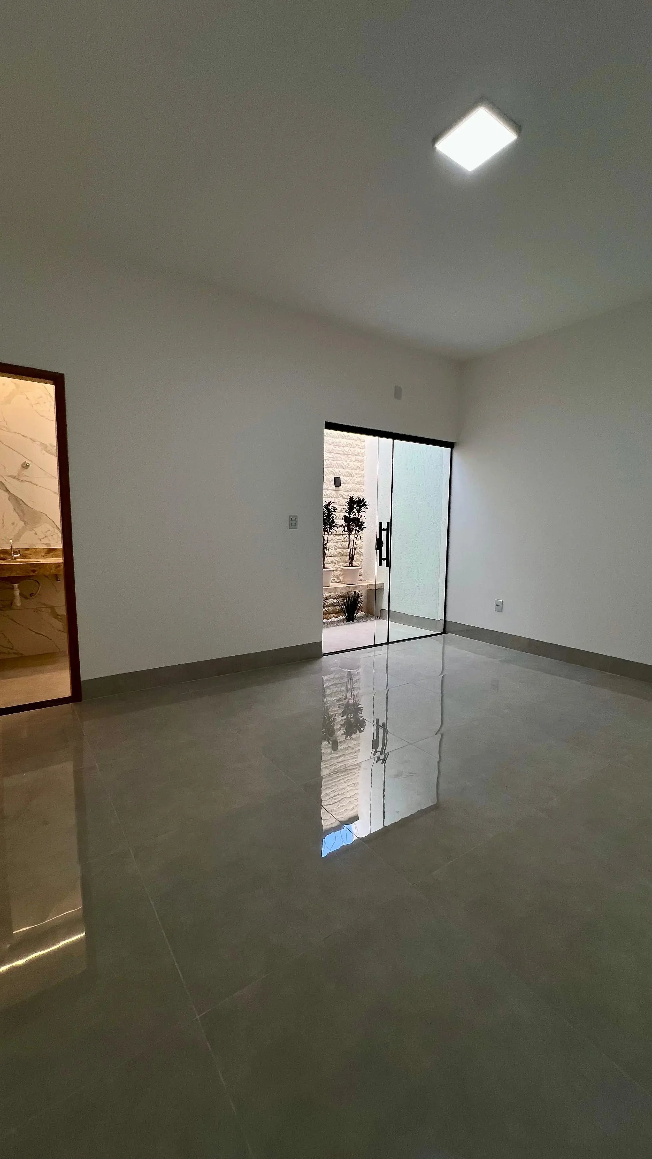 Image 2 - Casa em Jardim Curitiba, Goiânia - GO