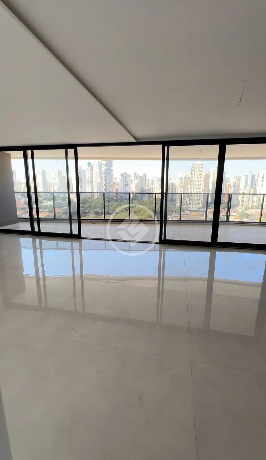 Apartamento Setor Bueno, Goiânia - GO — foto 1