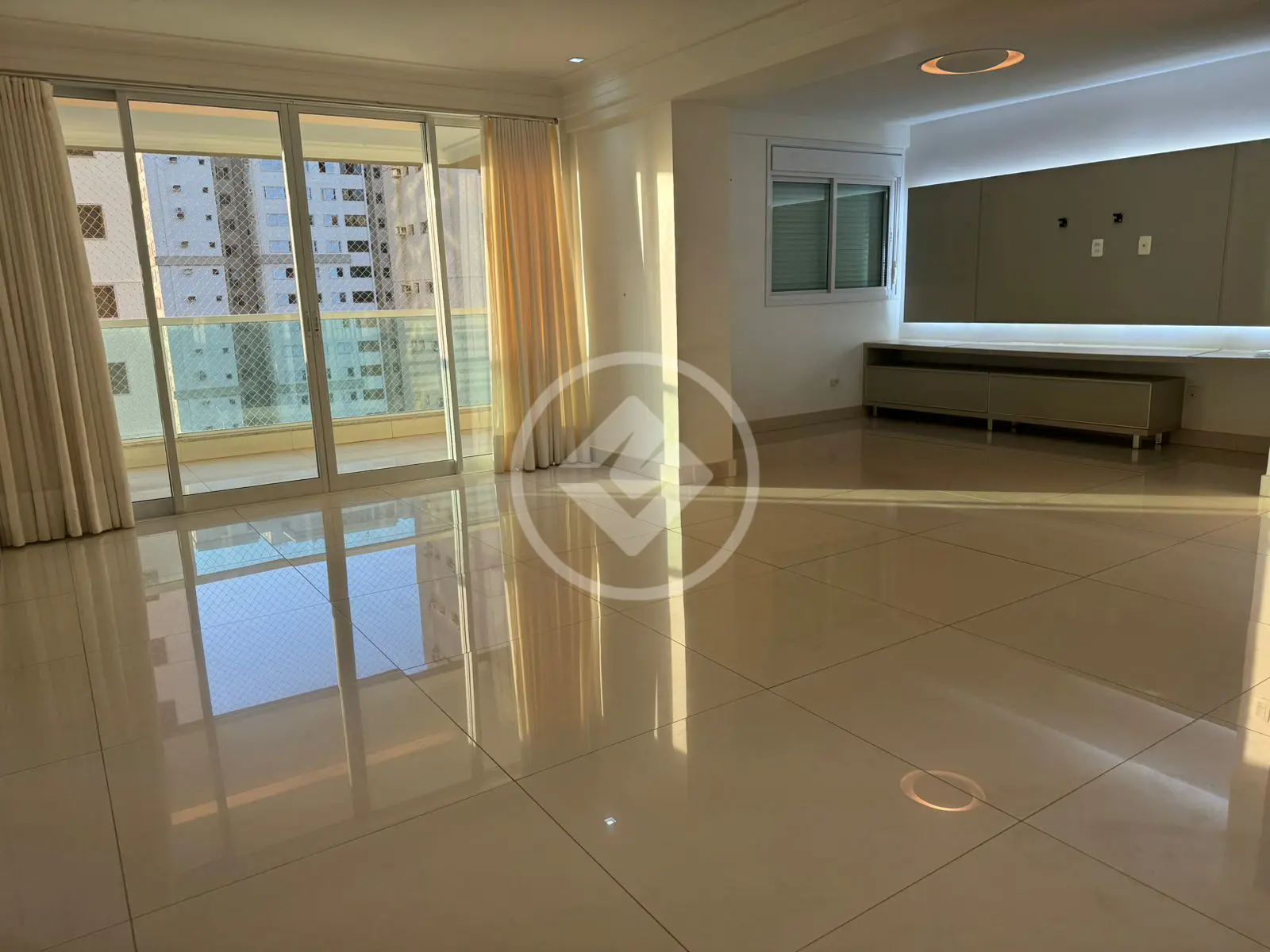 Apartamento Setor Bueno, Goiânia - GO — foto 1