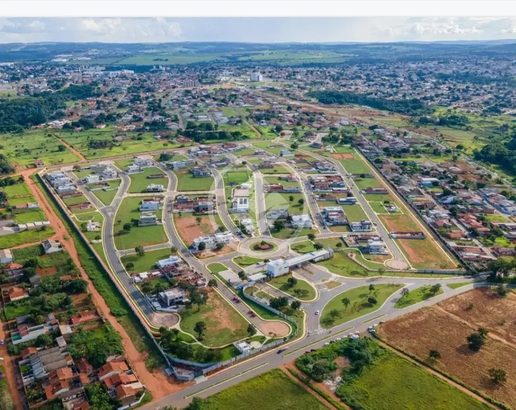 Image 2 - Terreno em Jardim Cristal, Aparecida de Goiânia - GO